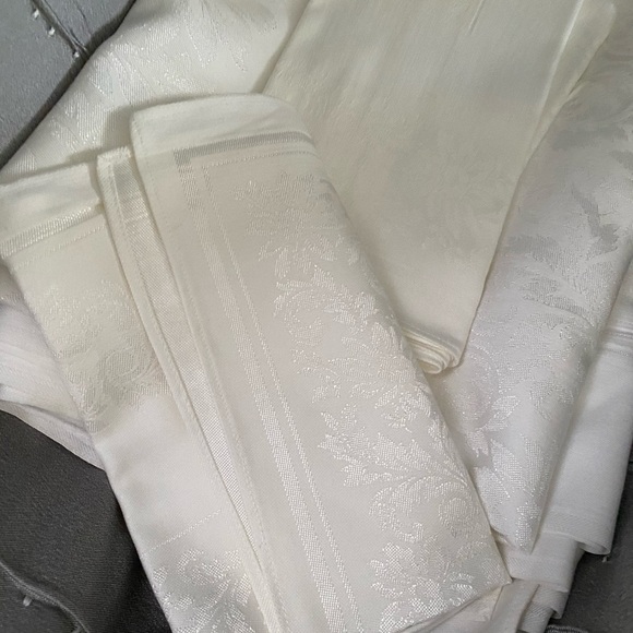 VINTAGE Luxury Rectangular Tablecloth & 3 Napkins - Picture 4 of 16